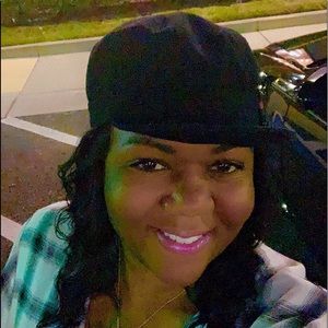 Meet your Posher, Antoinette